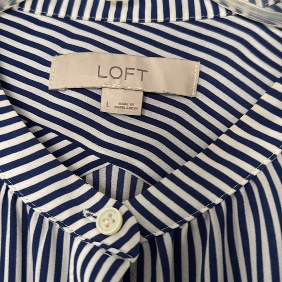 Classy Striped Blouse With Beautiful Details - Picture 8 of 9